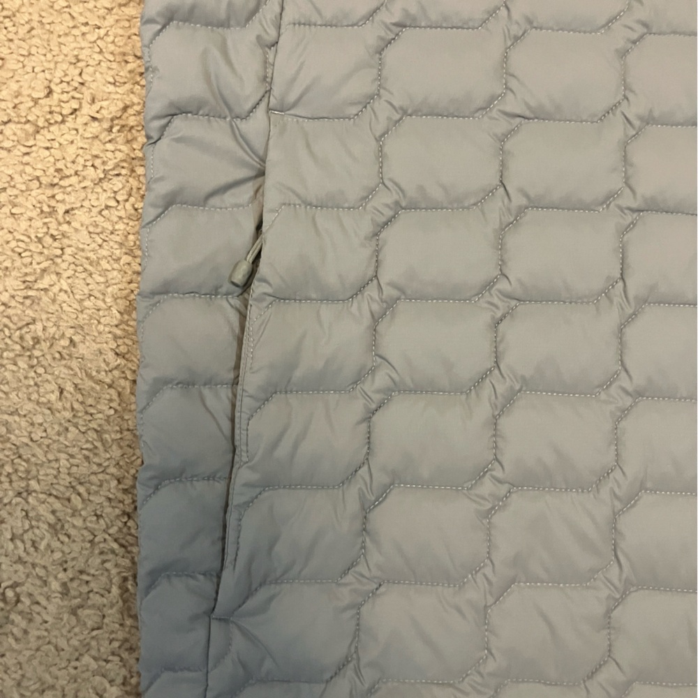 The North Face Men’s Jacket Coat Light Gray Quilted Puffer Lightweight Like New - Picture 8 of 8